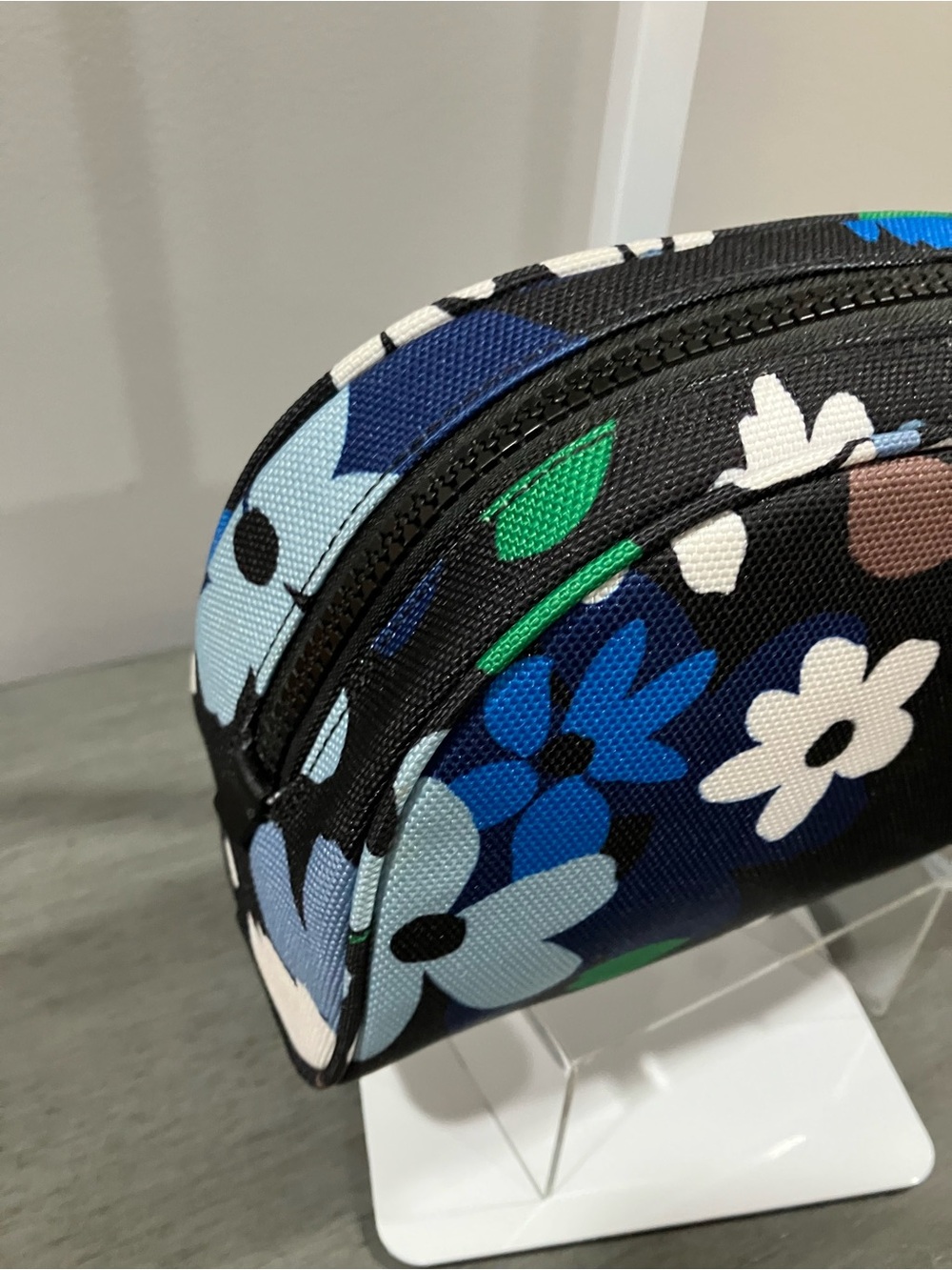 Kate Spade Floral Zip Cosmetic Pouch NWOT - Picture 6 of 8